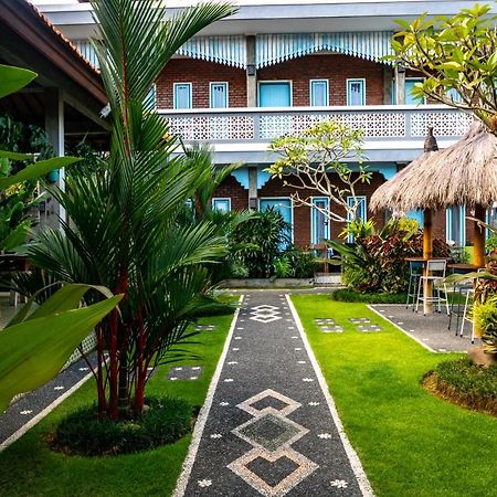 D-Anyar Stay And Surf Canggu Екстер'єр фото